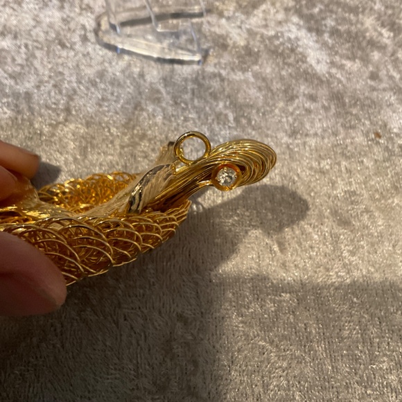 Vintage Gold Twisted Wire Turtle Pendant - Picture 3 of 4